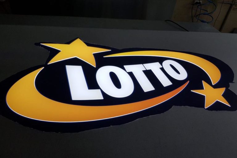 Логотип компании Lotto - световой короб с LED подсветкой