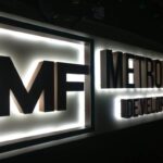 Вывеска с контражурной подсветкой букв — Metrofond Development